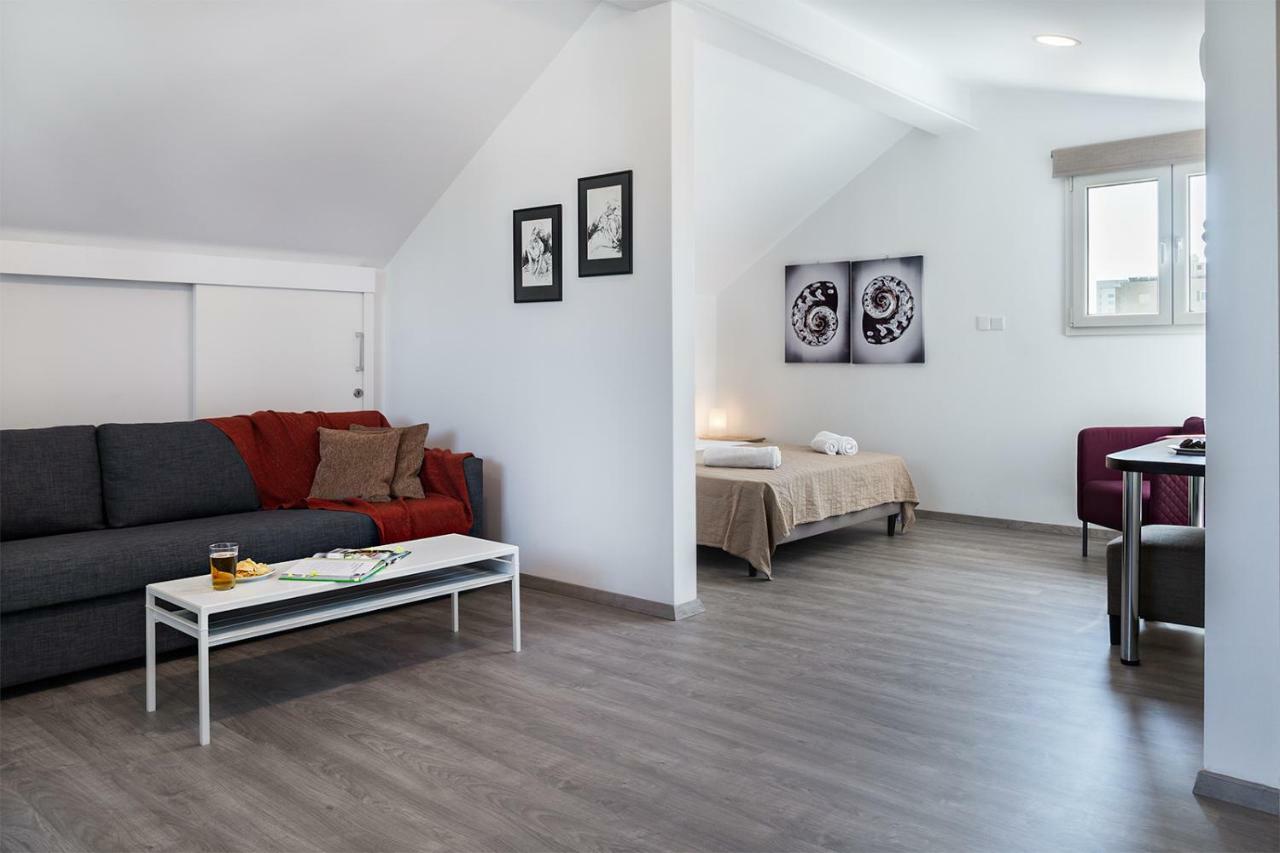 Silver Apartment - Loft Limasol Buitenkant foto